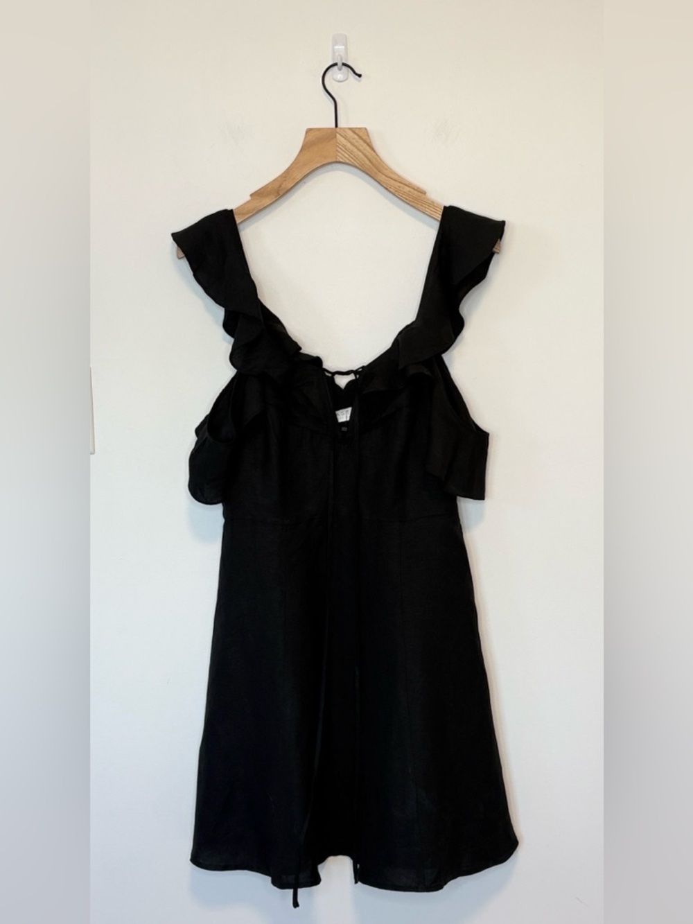 ASTR The Label Emi Black Cold Shoulder Ruffle Fit & Flare Dress NWT, sz : med - Picture 4 of 12
